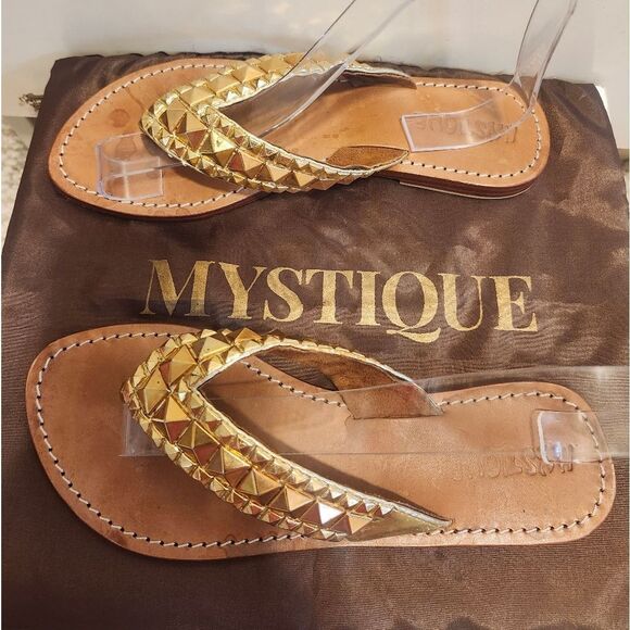 Mystique Gold Leather Rock Stud Flip Flop Thong Sandals sz.6 Ret.$265 w/Dustbag - Picture 1 of 11